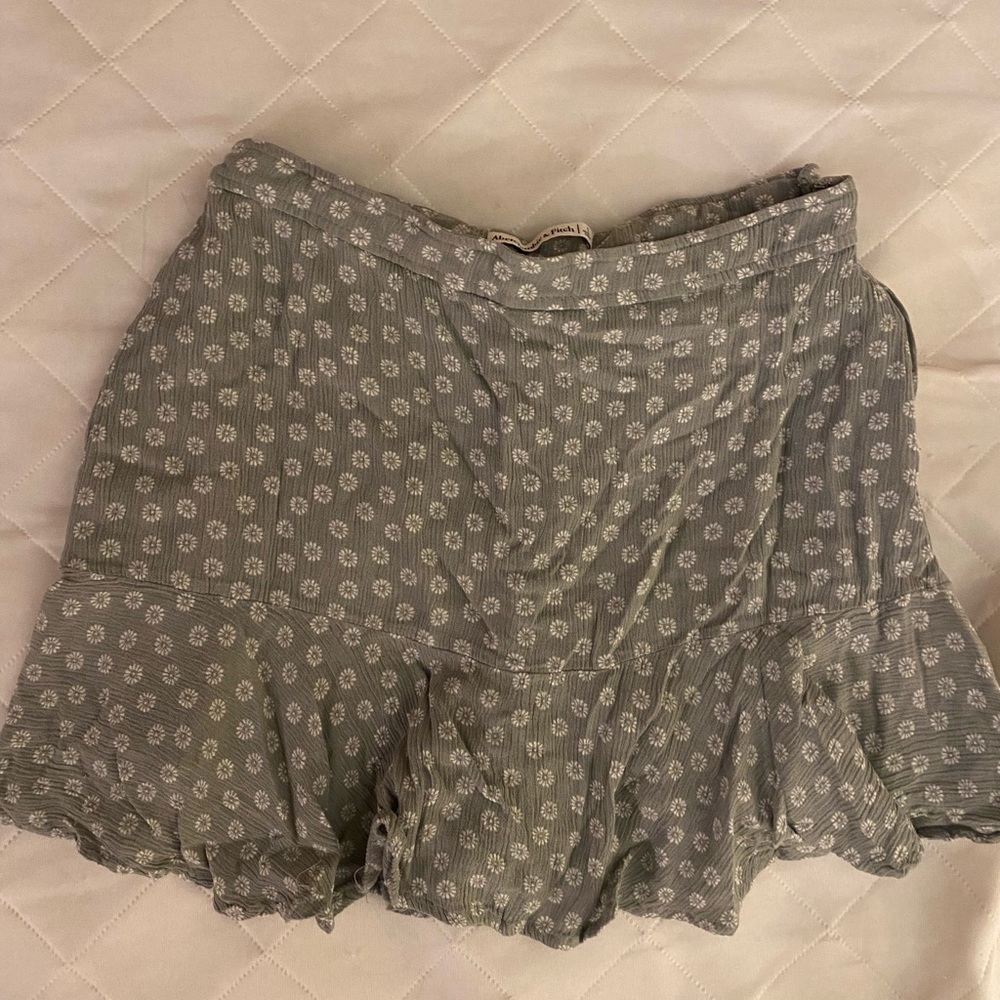 Abercrombie skirt/ skort
